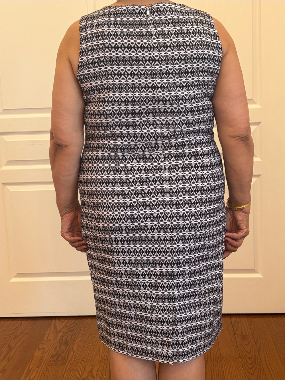 Mario Serrani Black and White Sleeveless Sheath Midi Dress - Picture 3 of 3